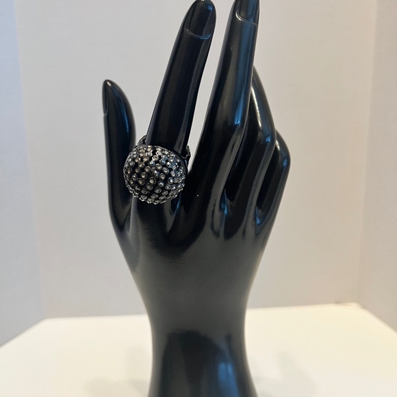 Large Black Crystal Studded Dome Stretch Statement Ring BEAUTIFUL! - Picture 1 of 4